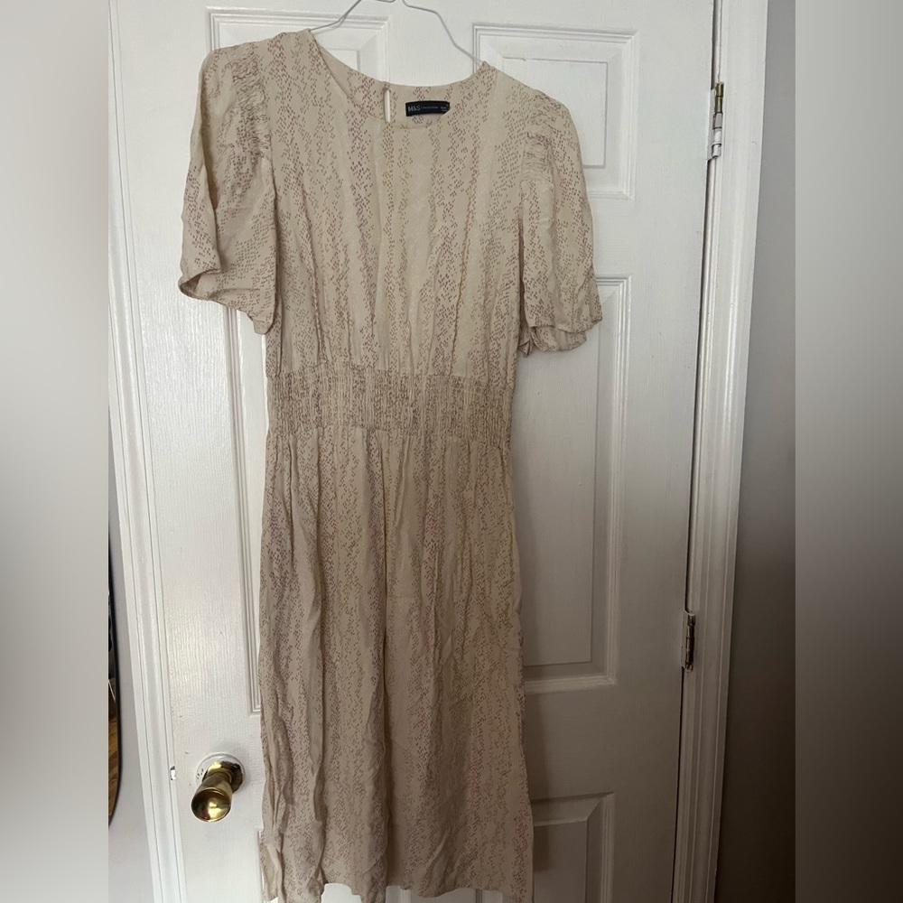 Size S gorgeous midi cream dress